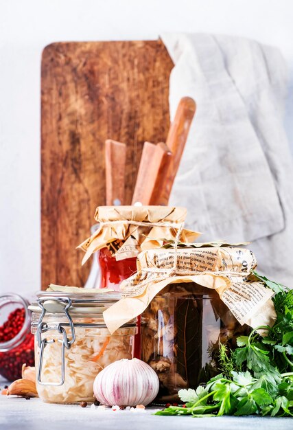 Kuchnia z ziołami i garnkiem